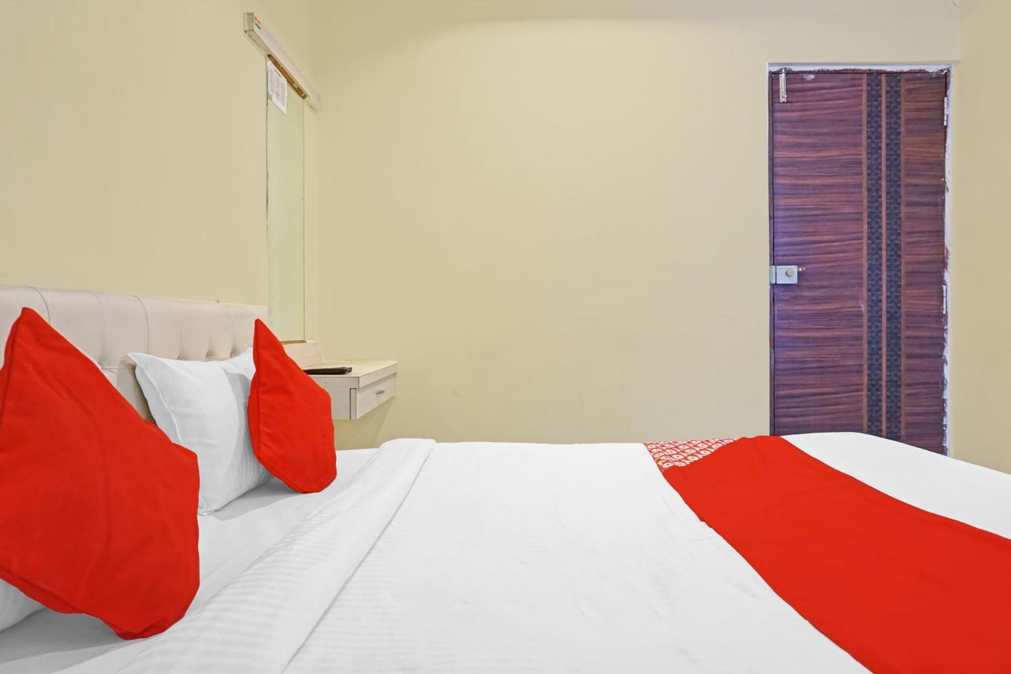 Hotel O 24K Inn Mundhwa Exterior photo