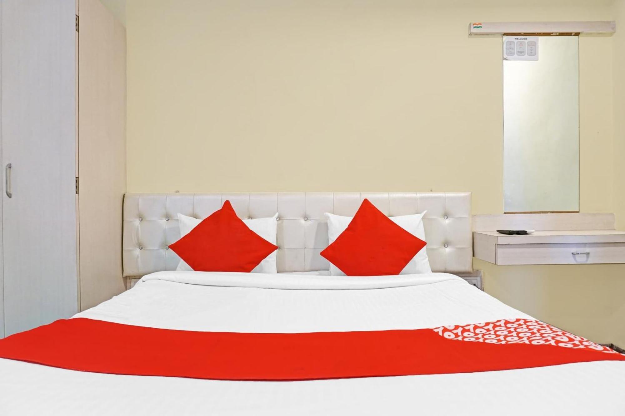 Hotel O 24K Inn Mundhwa Exterior photo